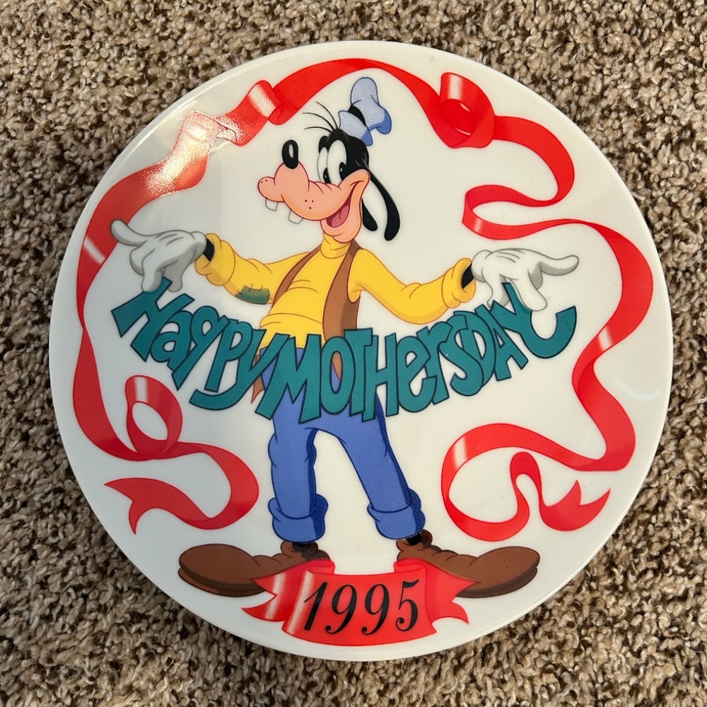 Vintage Disney Grolier Collectibles "Happy Mother's Day" Plate